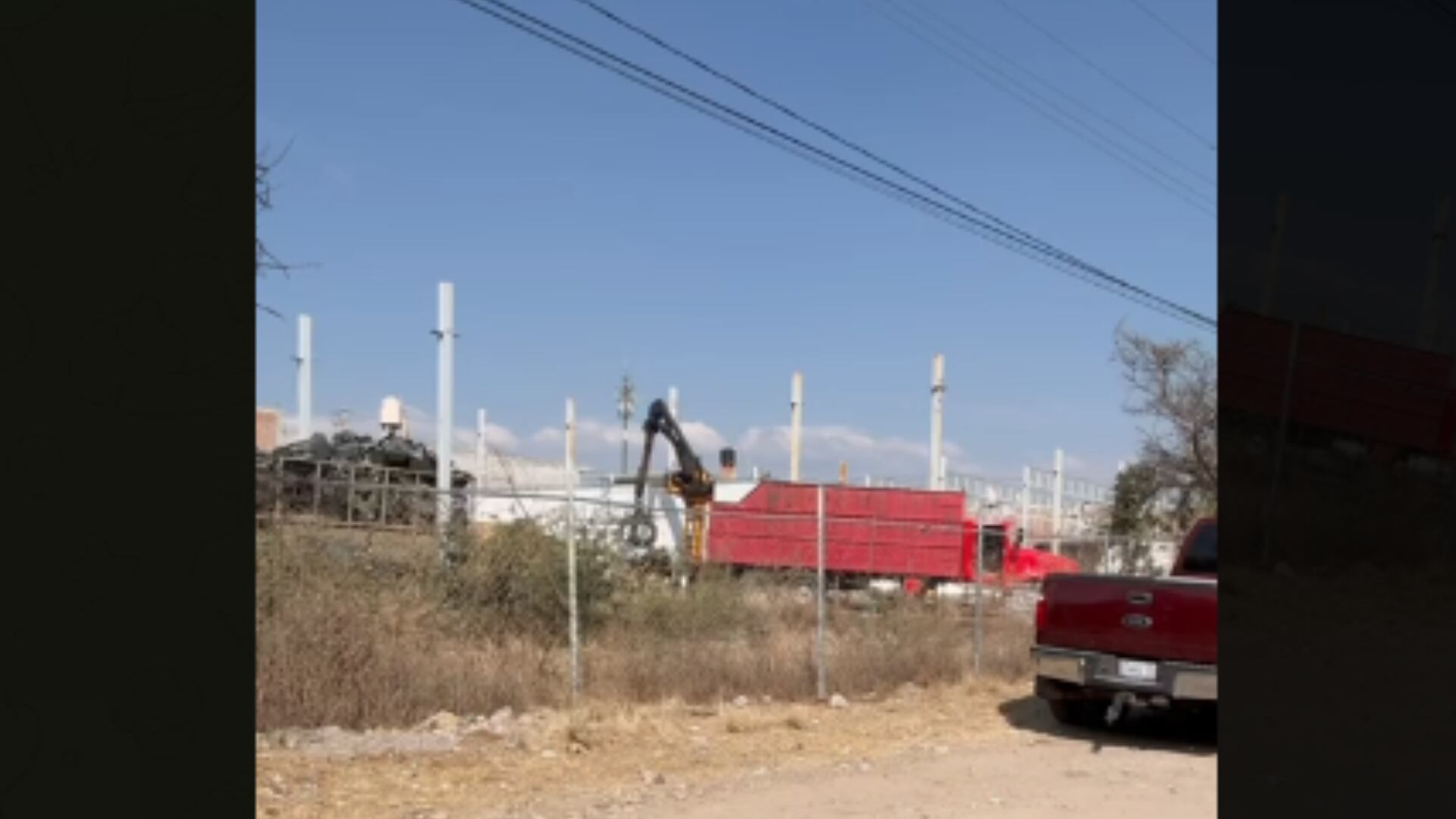 Muere aplastado por estructura de metal, colonia Ejido de la Joya, León, jueves 15 enero 2026.png