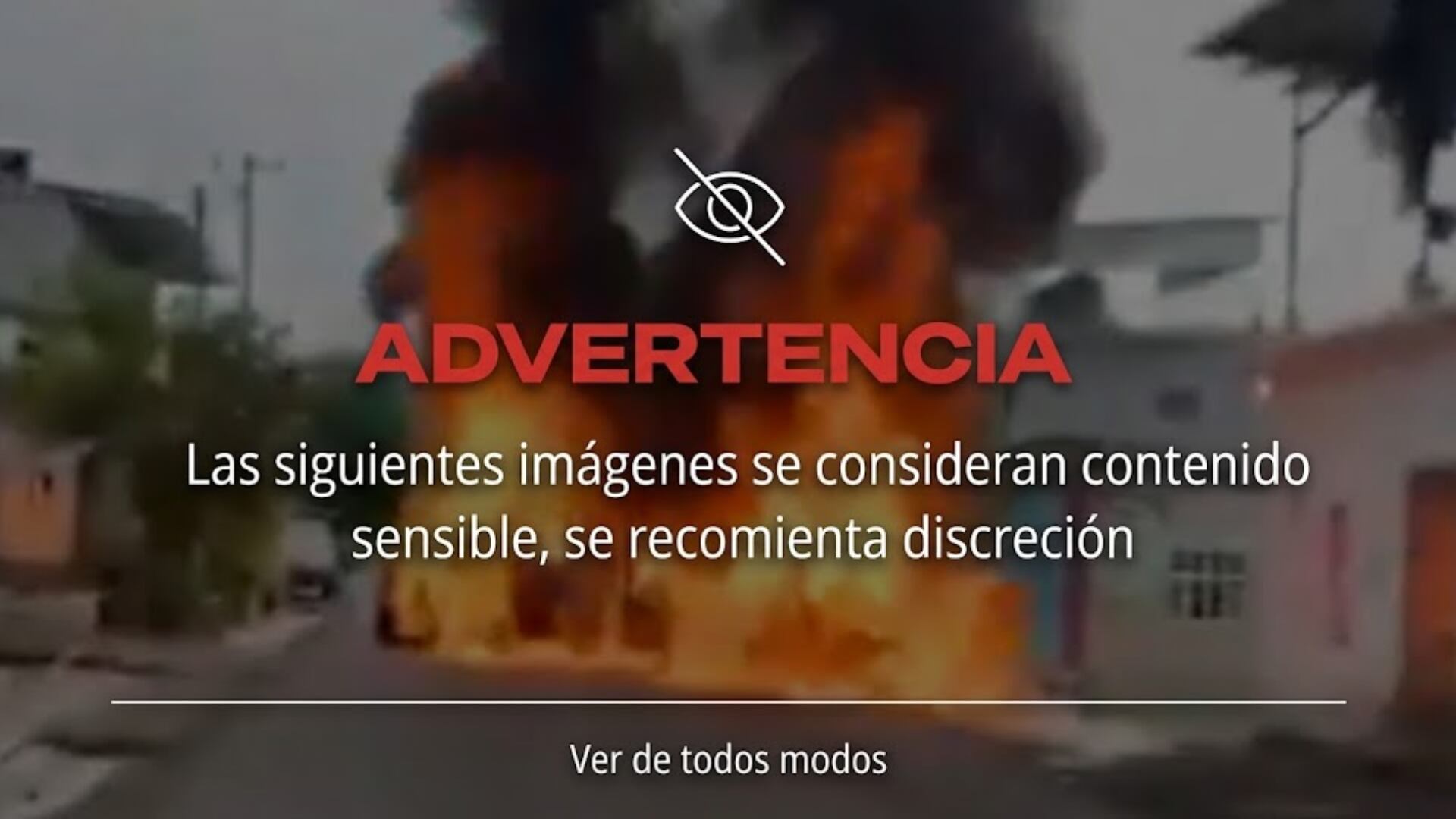 VIDEO ¡Imágenes fuertes! Prenden fuego a camiones de carga en carreteras de Michoacán; hay un mu3rto