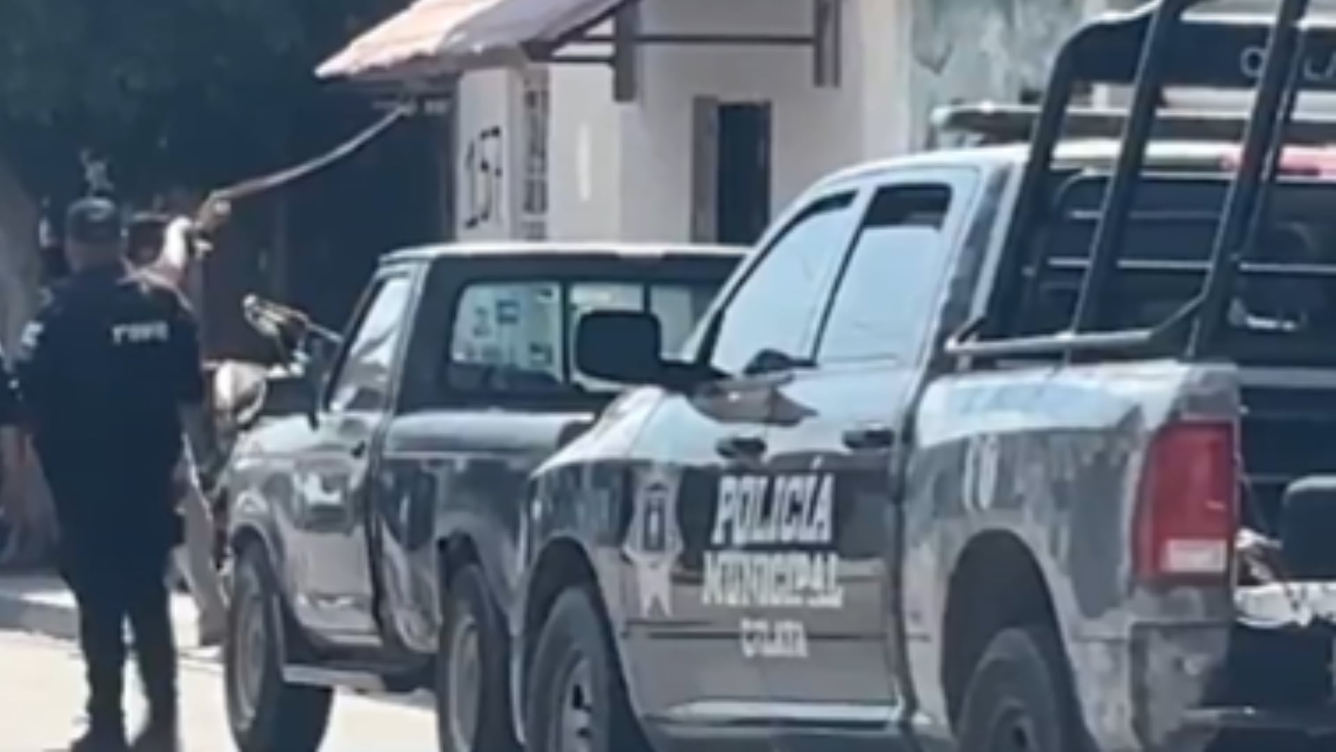 VIDEO | Hombre intenta llevarse una patrulla de la policía municipal de Celaya; así fue localizada