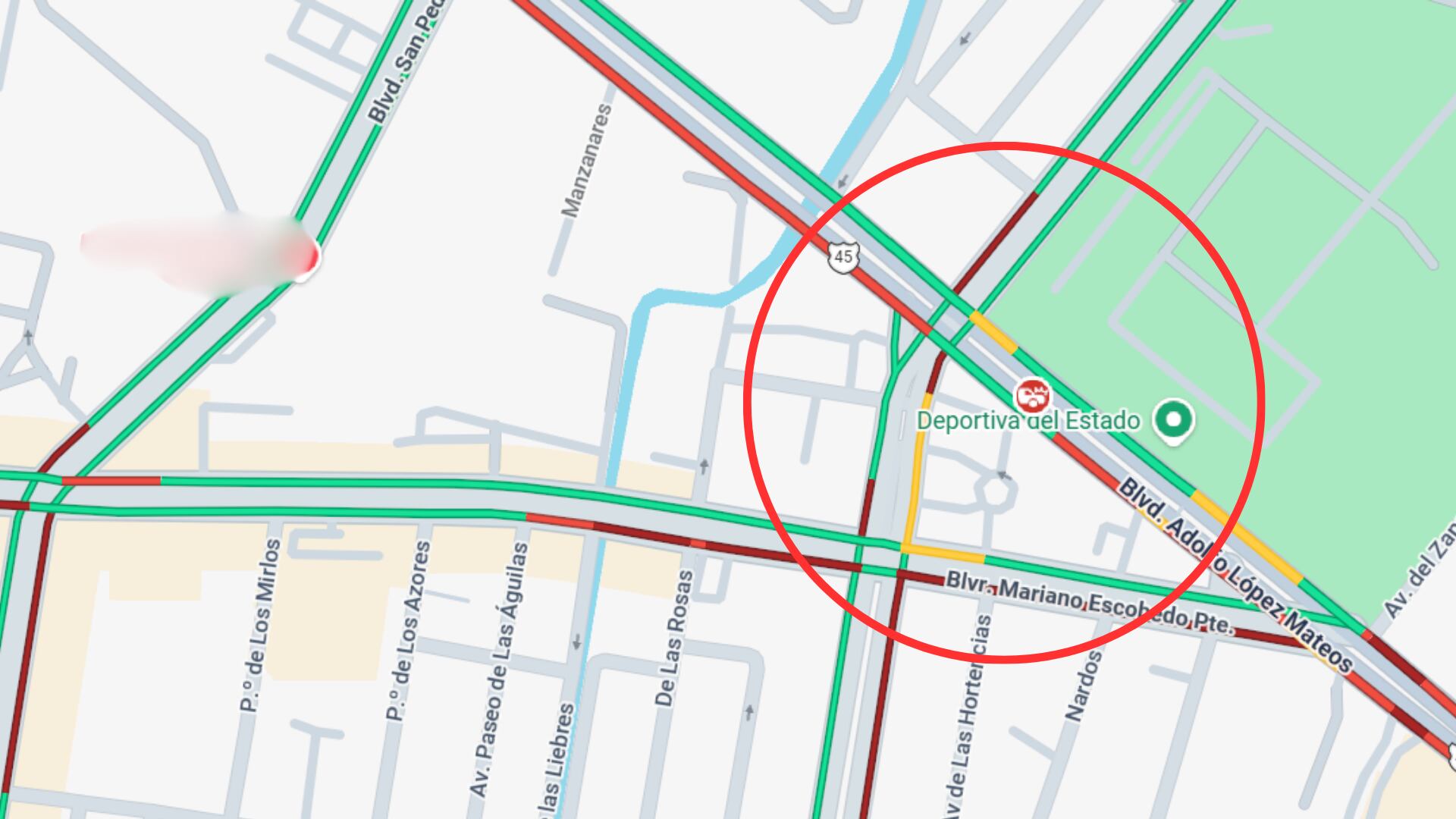 Tráfico LENTO por accidente sobre el bulevar López Mateos HOY en León; Toma esta vía alterna