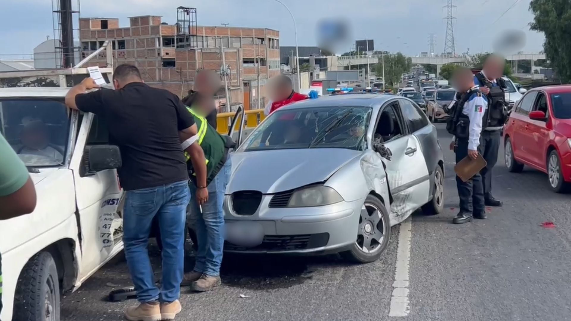 ¡ATENCIÓN! Accidente provoca el CIERRE VIAL en el Libramiento Morelos en León; ¿qué pasó?