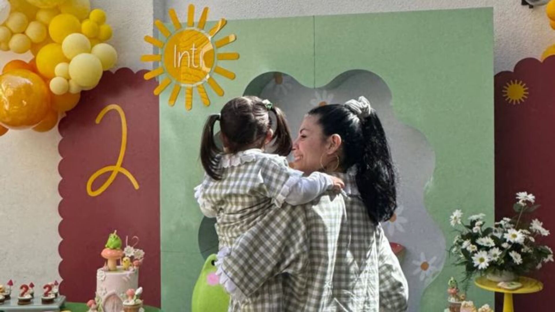 ¿Nodal estuvo en el cumpleaños 2 de su hija Inti con Cazzu.png