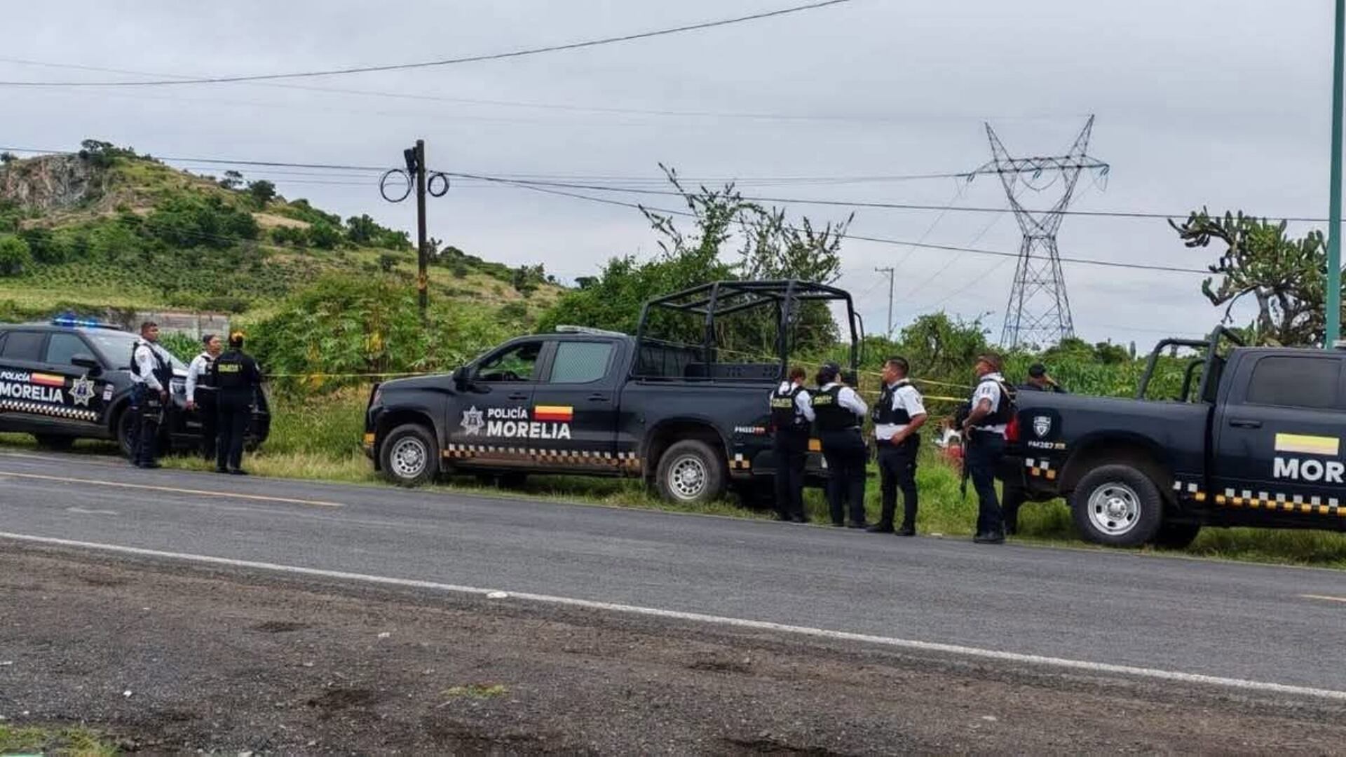 ¡Frente a mis hijos NO! As3sinan a un hombre frente a su FAMILIA mientras conducía