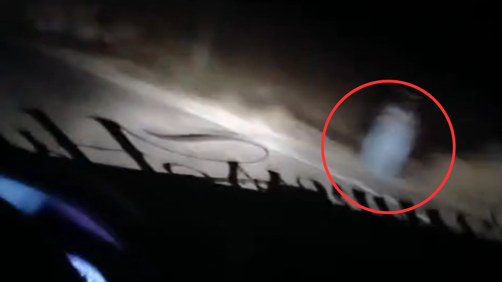 Mujer fantasma en carretera de Lagos de Moreno.png