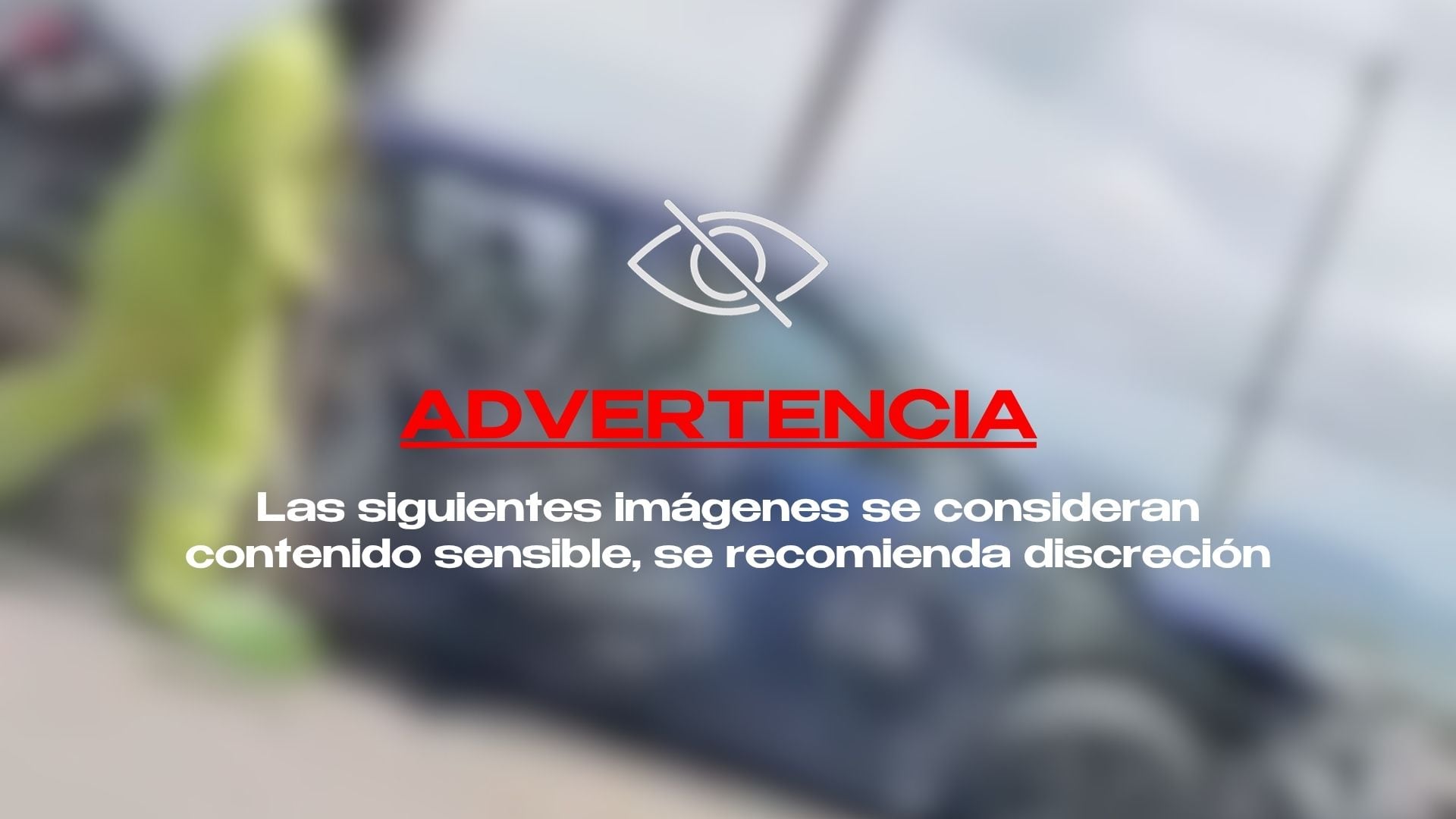 IMÁGENES FUERTES: Auto queda D3STROZADO tras ACCIDENTE entre vehículo y tráiler HOY jueves, en Guanajuato; habría PR3NSADOS 